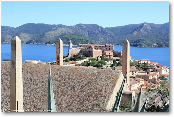 forte stella und leuchtturm in portoferraio
