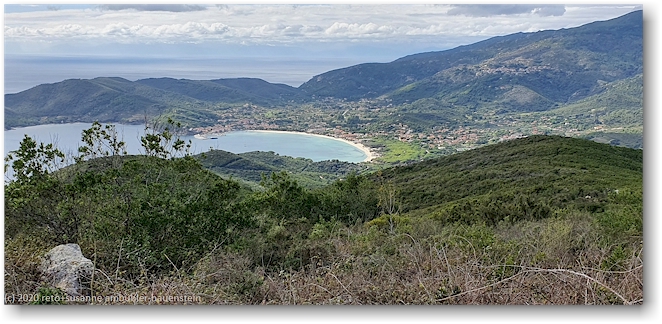 blick vom monte tambone auf marina di campo