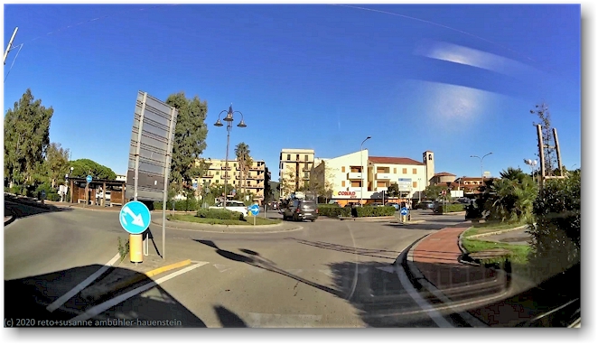 kreisel eingangs marina di campo
