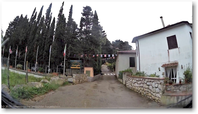 zufahrt zum camping arrighi bei porto azzurro