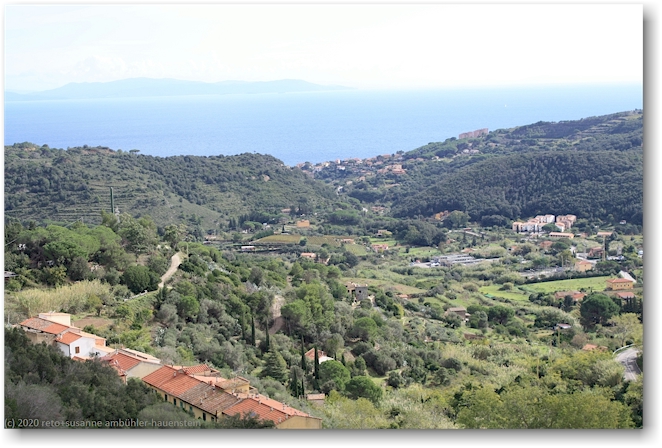 blick von rio nell'elba richtung rio marina