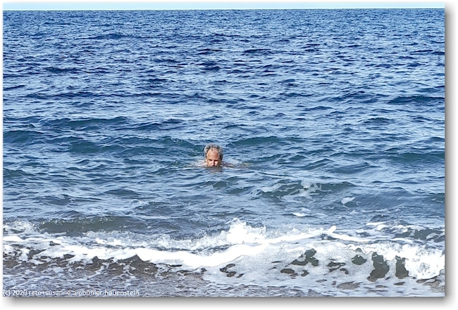 reto nimmt ein bad am spiagge dei mangani
