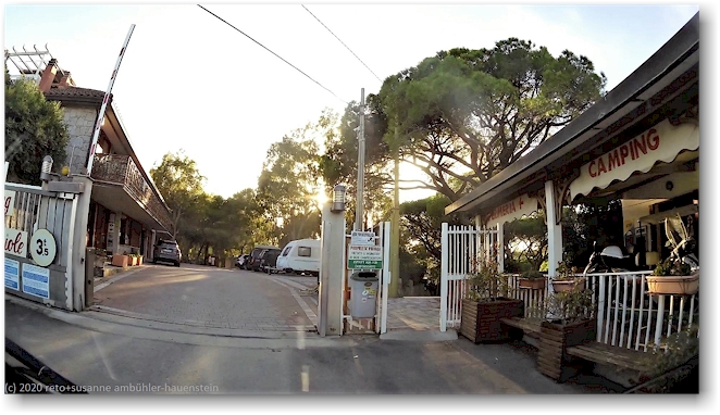 einfahrt zum campingplatz le calanchiole bei lido di capoliveri