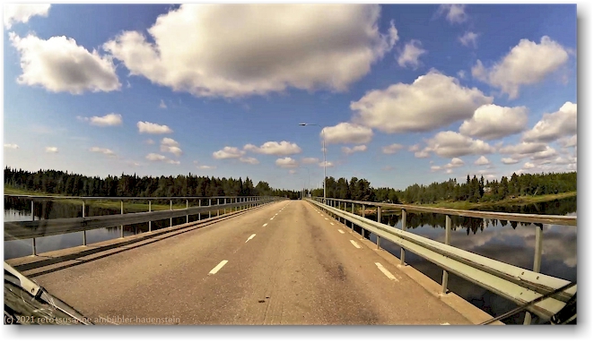 strasse 943/403 ueber den grenzfluss muonionjoki / muonioaelven zwischen finnland und schweden