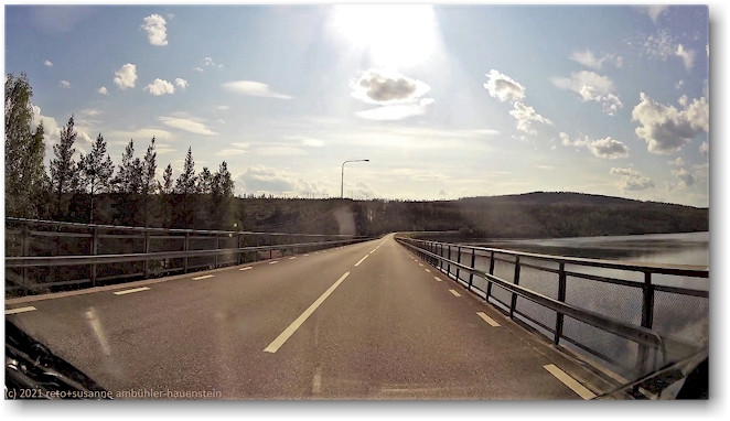 strasse E45 ueber den damm im stora luleaelven