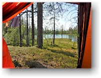 blick aus unserem zelt auf den ramsojaure im muddus nationalpark