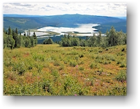 blick vom naesberget ueber die skipiste auf den gautstraesk