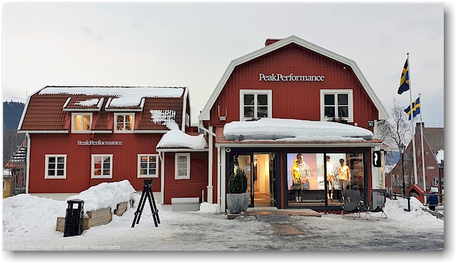 verkaufsladen von peak performance in are