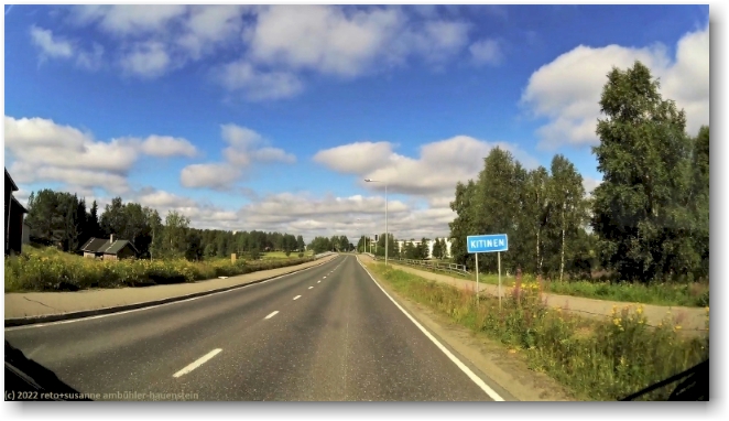 strasse 5 mit bruecke ueber den kitinen bei sodankylae