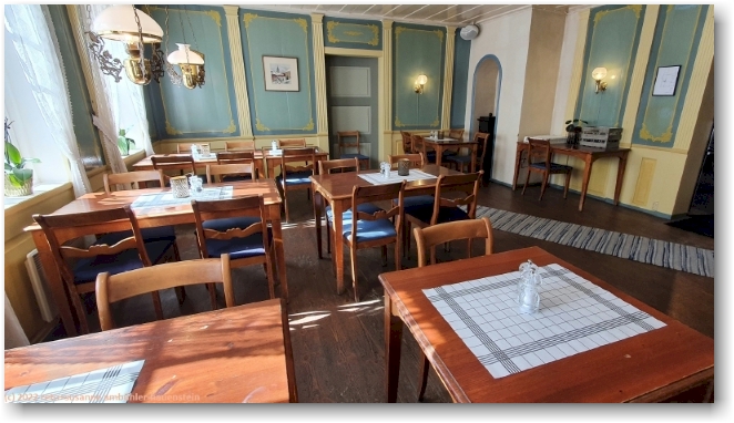 heimelige gaststube der kaffestuggu in roros