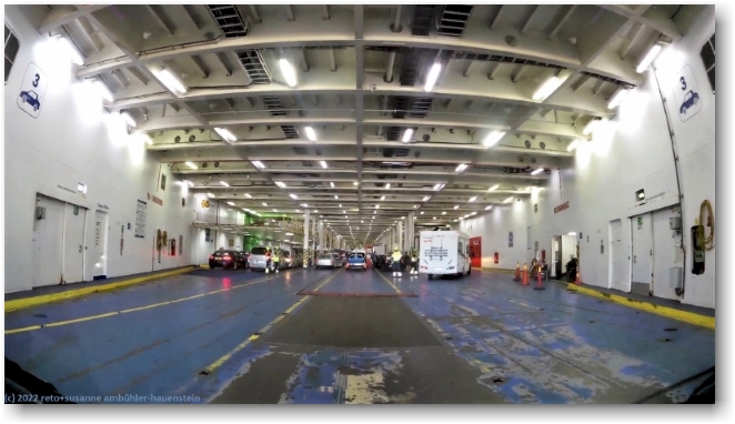 einfahrt ins autodeck der stena scandinavica
