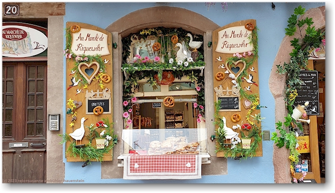 bretzel und viele andere koestlichkeiten im marche du riquewihr