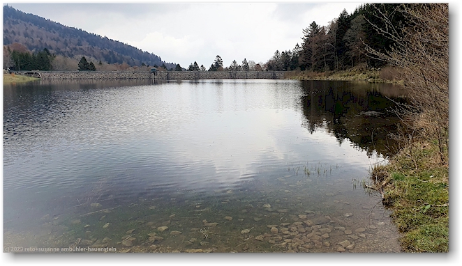 blick vom westlichen ende des lac de la lauch richtung staudamm