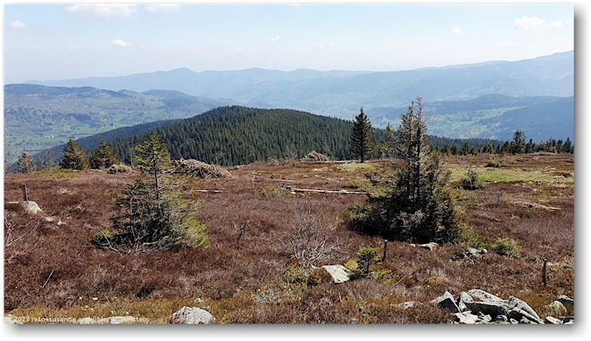 blick vom gipfel des le tanet richtung suedwesten