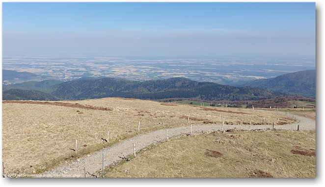 blick vom grand ballon richtung osten auf die rheinebene