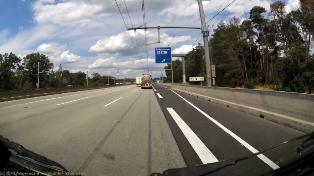 ausfahrt von der A5 zum rasthof graefenhausen