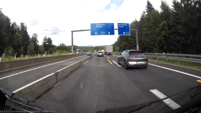 einfahrt von der A5 auf die A7 beim autobahndreieck kirchheim