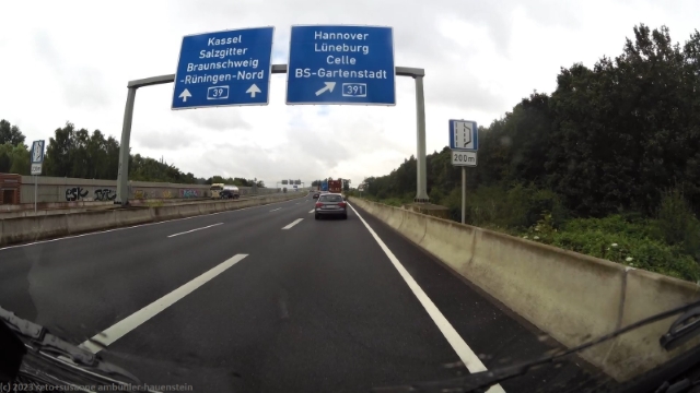 ausfahrt von der A39 zur A391 beim autobahnkreuz braunschweig-sued