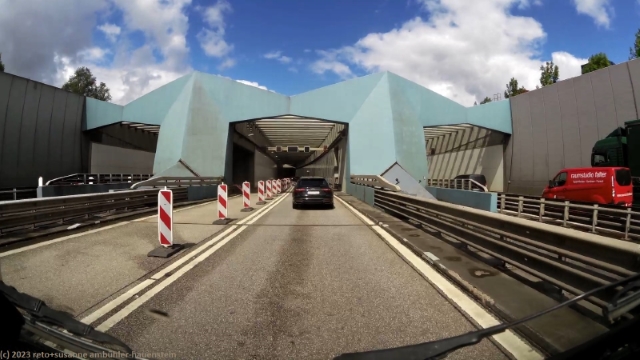 einfahrt in den elbetunnel im verlauf der A7