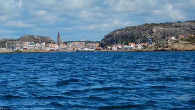 blick vom fjaellbackafjord auf fjaellbacka