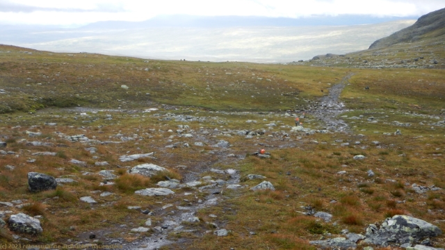 wanderweg am fuss des herrklumpen