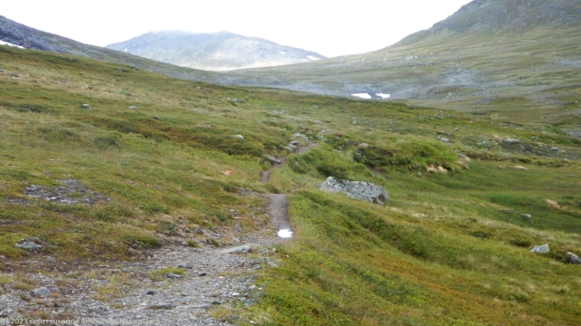 wanderweg am fuss des hammaren