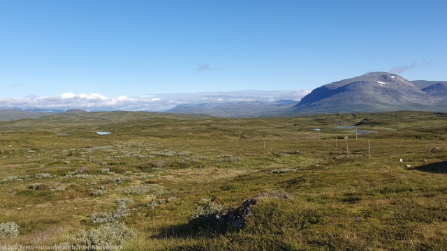blick von der faeltjaegarstugan ueber das fjaell mit raasengealta im hintergrund