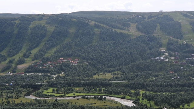 ferienhaeuser und skipisten bei ramundberget