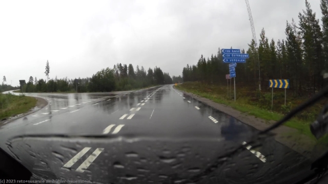 abzweigung richtung vemdalen im verlauf der strasse 84