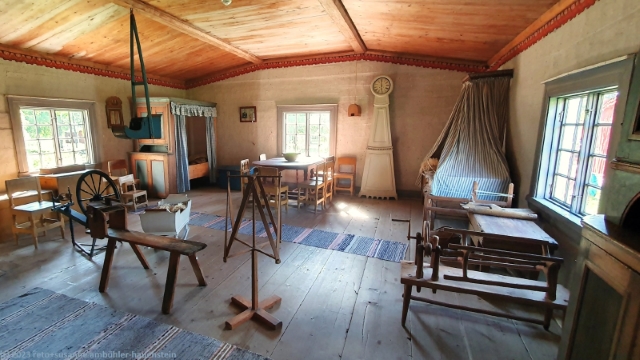 traditioneller wohnraum im gammlia friluftsmuseum in umea