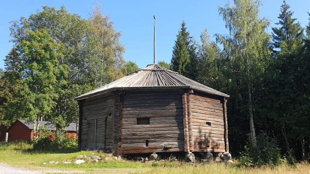 rundlogen im gammlia friluftsmuseum in umea