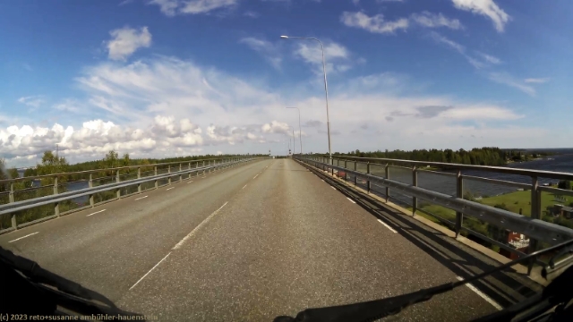 bruecke ueber den pitsundet