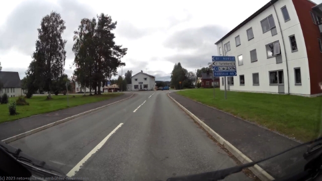 einfahrt von der strasse 1014 in die strasse 370 in mala
