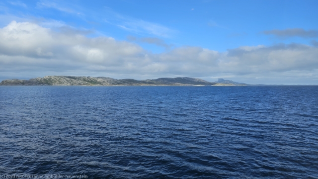 ueberfahrt mit der faehre von kilboghamn nach jektvik ueber den vaerangenfjorden