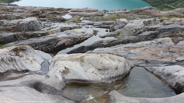 felsen am fuss des engabreen
