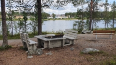 picknickplatz am talvatissjoen bei jokkmokk