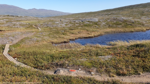 tuempel am wanderweg ueber die nordwestliche flanke des padjelanta