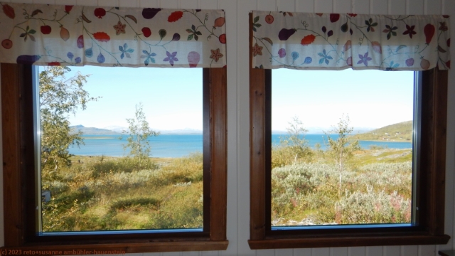 blick aus dem fenster des aufenthaltsraums der staloluoktastugorna