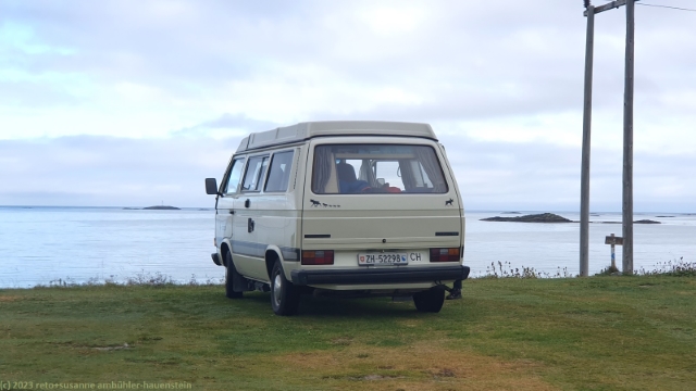 unser jogi auf dem stave camping mit blick auf's meer