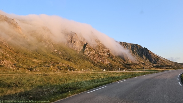 nebel fliesst vom durmalshagen an der strasse 7702