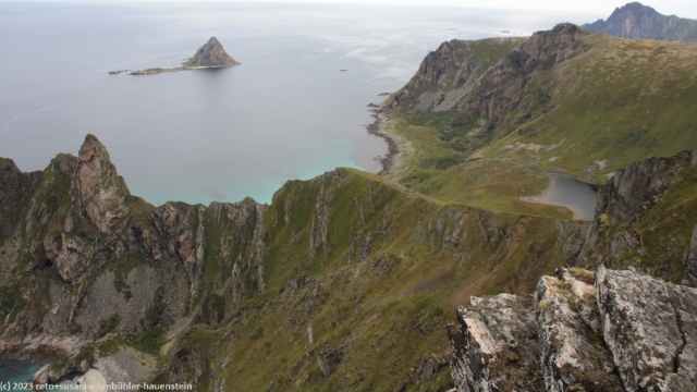 blick vom matinden in die bucht otervika