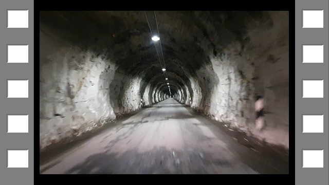 fahrt durch den riventunnelen im verlauf der strasse 7886 (film)
