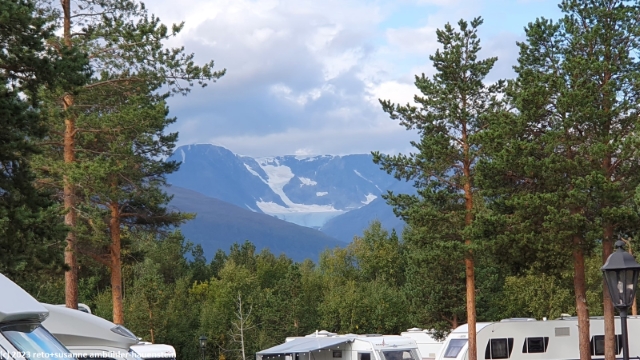 blick vom olderelv camping bei skibotn auf die gletscher im westen