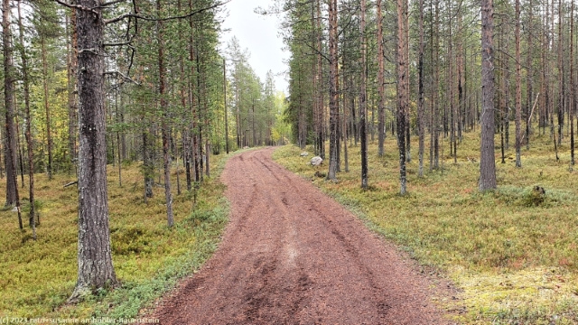wanderweg auf der nordseite des levi