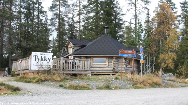 cafe tykky beim parkplatz des riisitunturin nationalpark
