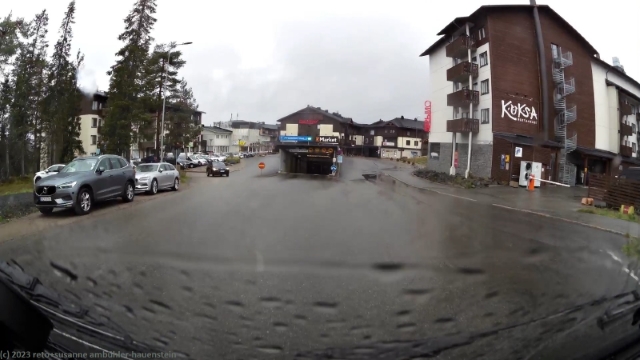 rukan parkkihalli an der rukatunturintie im ortszentrum