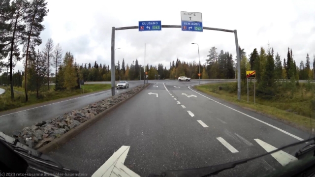 einfahrt in die strasse 5 bei ruka
