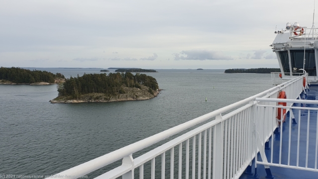 ausfahrt an bord der finnmaid aus dem ueberseehafen helsinki