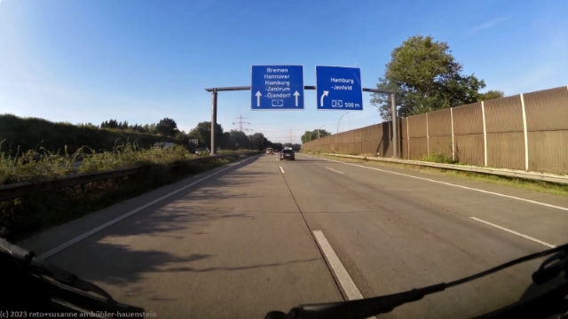 ausfahrt richtung hamburg im verlauf der A1