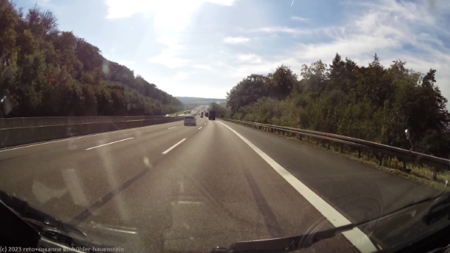 entspannte fahrt auf der A7 suedlich von kassel
